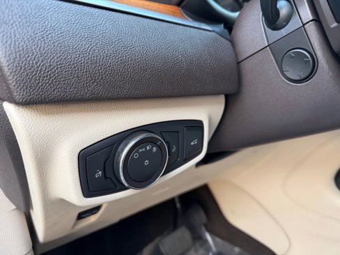 Used 2019 Lincoln MKC Select w/ MKC Climate Package image 13