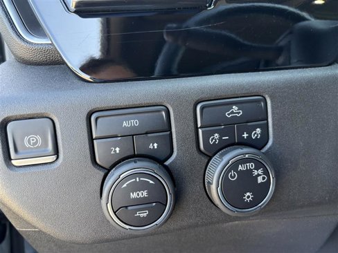 Used 2023 Chevrolet Silverado 1500 LT image 23
