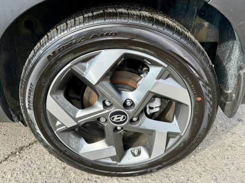 Used 2024 Hyundai Venue SEL image 38