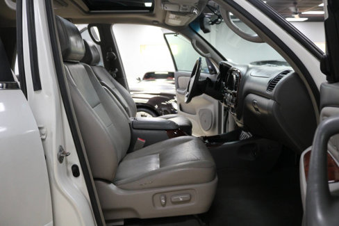 Used 2005 Toyota Sequoia Limited image 19