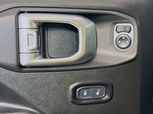 Used 2018 Jeep Wrangler Unlimited Sport S image 18