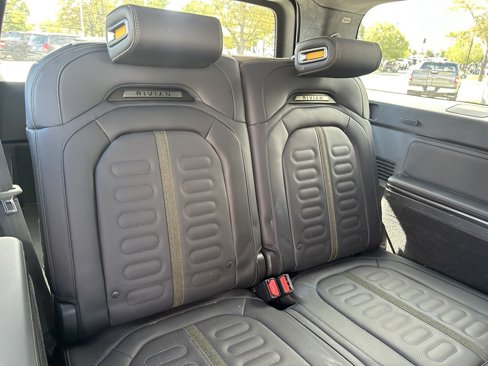Used 2024 Rivian R1S Adventure image 32