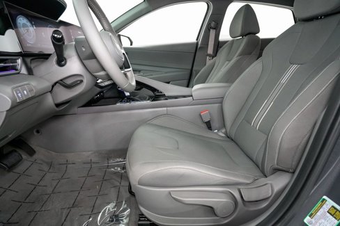 Used 2025 Hyundai Elantra SEL image 10