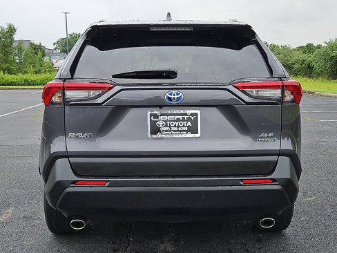 Used 2021 Toyota RAV4 XLE image 5