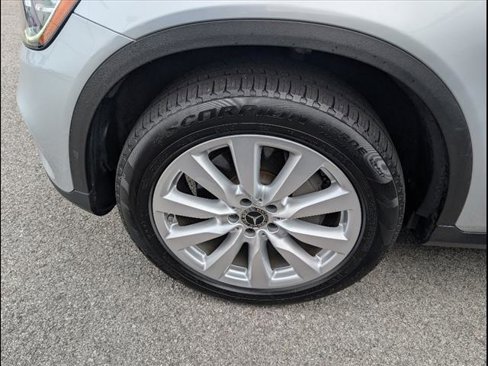 Used 2020 Mercedes-Benz GLC 300 4MATIC image 5