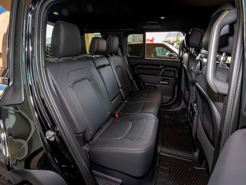 New 2025 Land Rover Defender 110 S image 48