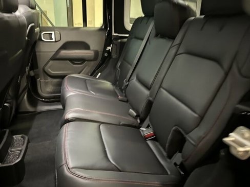 Used 2024 Jeep Wrangler Unlimited Rubicon w/ Convenience Group image 18