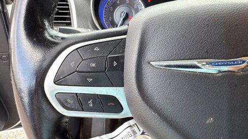 Used 2018 Chrysler 300 Limited w/ Safetytec Plus Group image 23