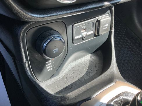 Used 2016 Jeep Renegade 75th Anniversary image 24