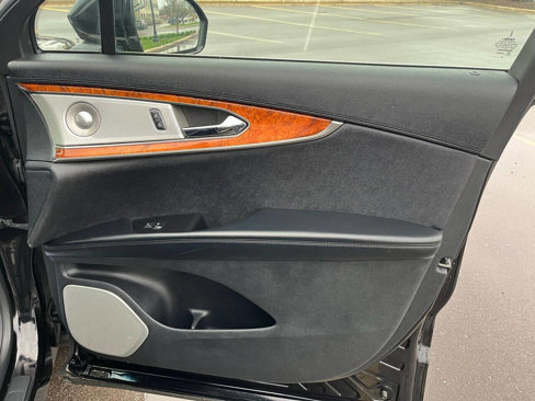 Used 2019 Lincoln Nautilus Reserve w/ Ultimate Package image 25