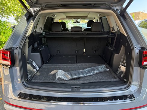 New 2025 Volkswagen Atlas Peak Edition SE image 15