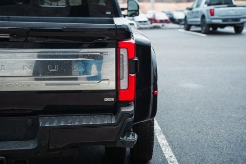 Used 2024 Ford F450 Platinum image 14