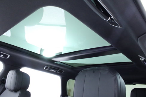 New 2025 Land Rover Range Rover SE image 23