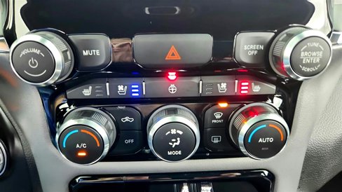 Used 2024 RAM 1500 Laramie image 32