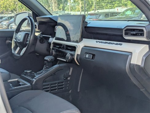 Used 2024 Toyota Tacoma TRD Off-Road image 28