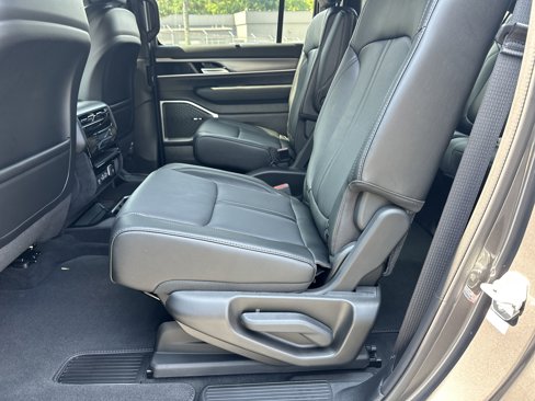 New 2025 Jeep Wagoneer L Series II image 14