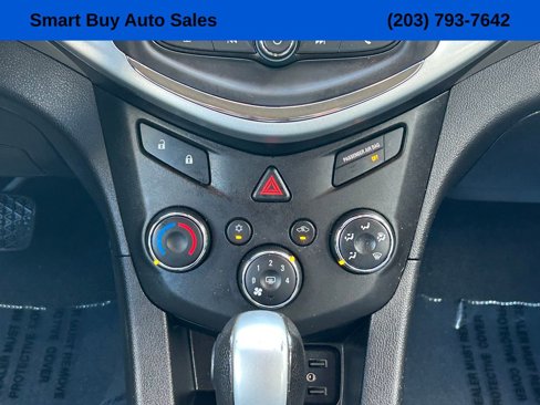 Used 2020 Chevrolet Sonic LT image 23