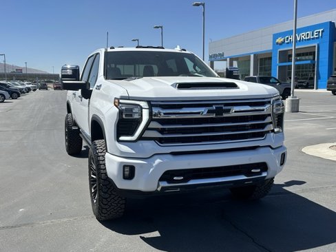 Used 2025 Chevrolet Silverado 3500 High Country w/ High Country Premium Package image 2