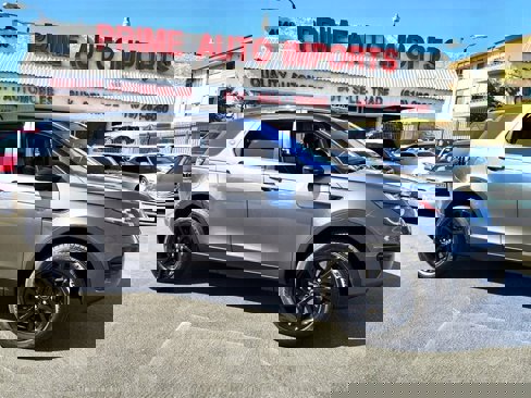 Used 2019 Land Rover Discovery Sport SE image 2