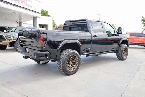 Used 2025 GMC Sierra 2500 AT4X image 6