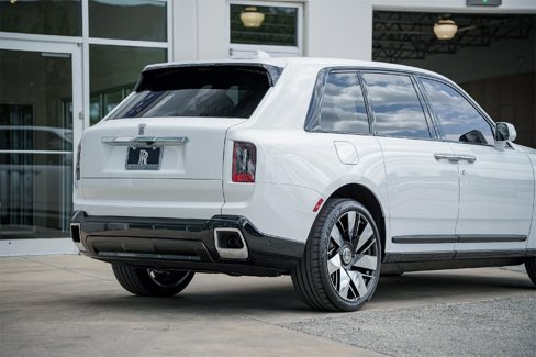 New 2025 Rolls-Royce Cullinan image 9