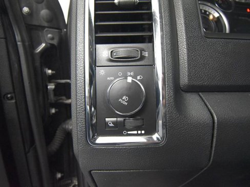 Used 2016 RAM 1500 Laramie w/ Convenience Group image 28