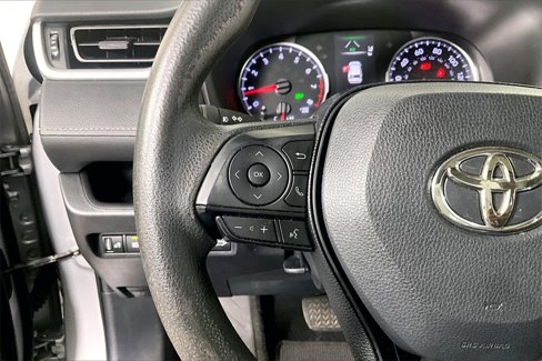 Used 2019 Toyota RAV4 XLE image 18