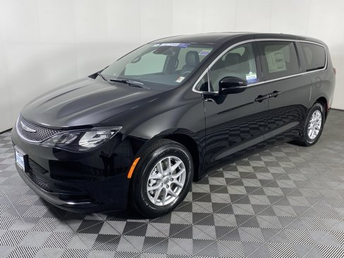 New 2025 Chrysler Voyager LX image 12