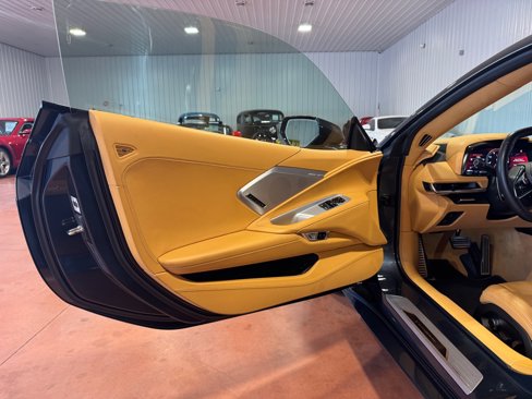 Used 2020 Chevrolet Corvette Stingray Premium Cpe w/ 3LT Preferred Equipment Group image 18