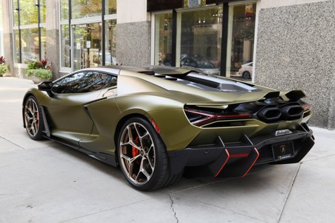 Used 2025 Lamborghini Revuelto image 30