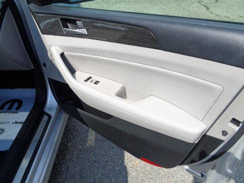 Used 2018 Hyundai Sonata Limited image 29