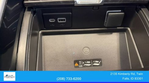 Used 2023 GMC Yukon XL Denali image 36