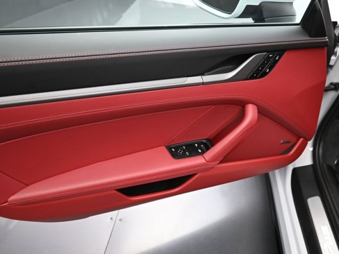 Certified 2025 Porsche 911 Carrera image 19