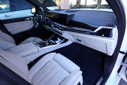 Used 2023 BMW X7 xDrive40i w/ M Sport Package image 8