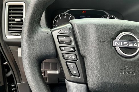 Used 2023 Nissan Frontier SV image 11