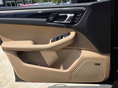 New 2025 Porsche Macan image 21