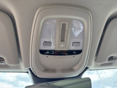 Certified 2025 Volvo XC60 B5 Plus image 17