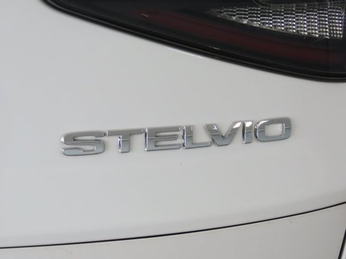 New 2024 Alfa Romeo Stelvio Sprint image 8