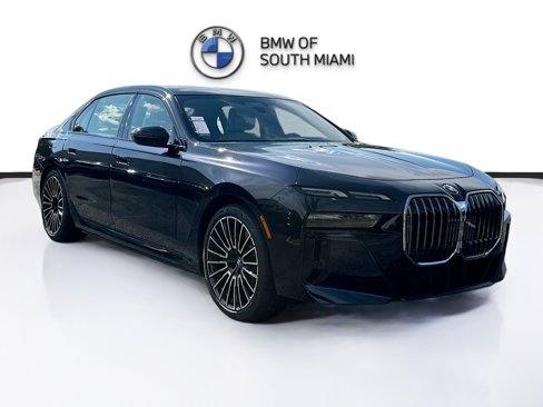 New 2026 BMW 750e xDrive image 1