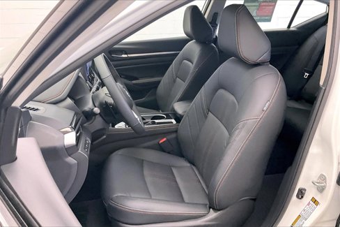 Certified 2024 Nissan Altima 2.5 SR w/ SR Premium Package image 17