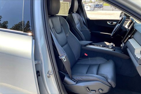 New 2026 Volvo XC60 B5 Ultra w/ Climate Package image 31