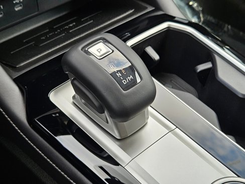 New 2025 Mitsubishi Outlander SE image 22