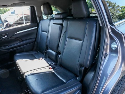 Used 2019 Toyota Highlander XLE image 15