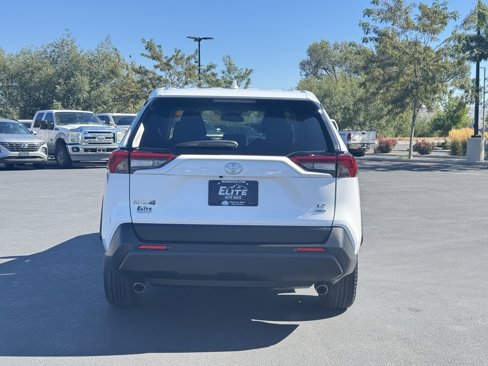 Used 2024 Toyota RAV4 LE image 9