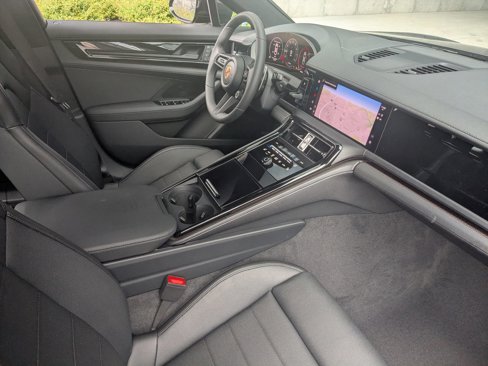 New 2025 Porsche Panamera 4 image 26
