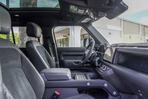 Used 2023 Land Rover Defender 110 image 26