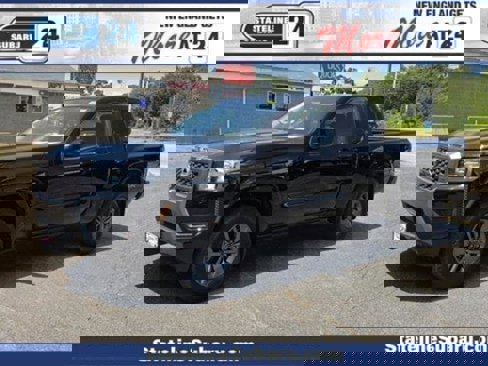 Used 2025 Nissan Frontier SV image 32