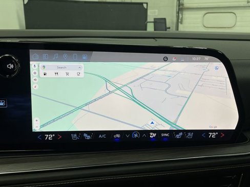 New 2025 Chevrolet Suburban Premier image 9