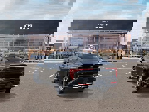 New 2025 Kia K4 LXS image 4