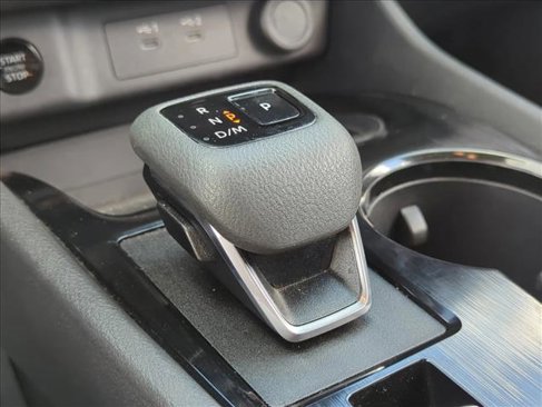 Used 2024 Nissan Rogue S image 11